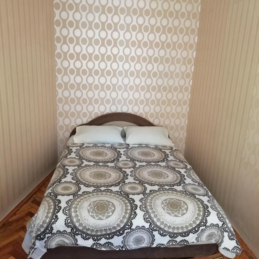 2К. Центр Возле Гуливера.Бассейная 10 Appartement Kiev Buitenkant foto