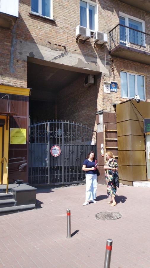 2К. Центр Возле Гуливера.Бассейная 10 Appartement Kiev Buitenkant foto