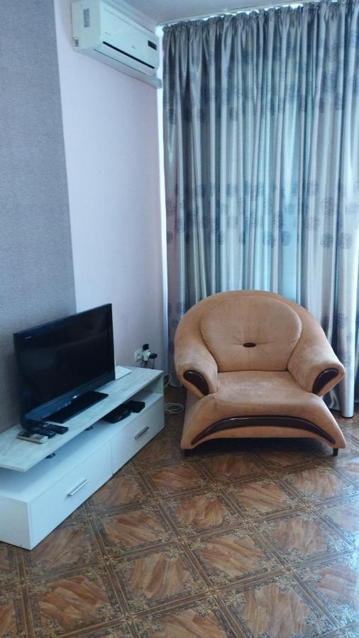 2К. Центр Возле Гуливера.Бассейная 10 Appartement Kiev Buitenkant foto