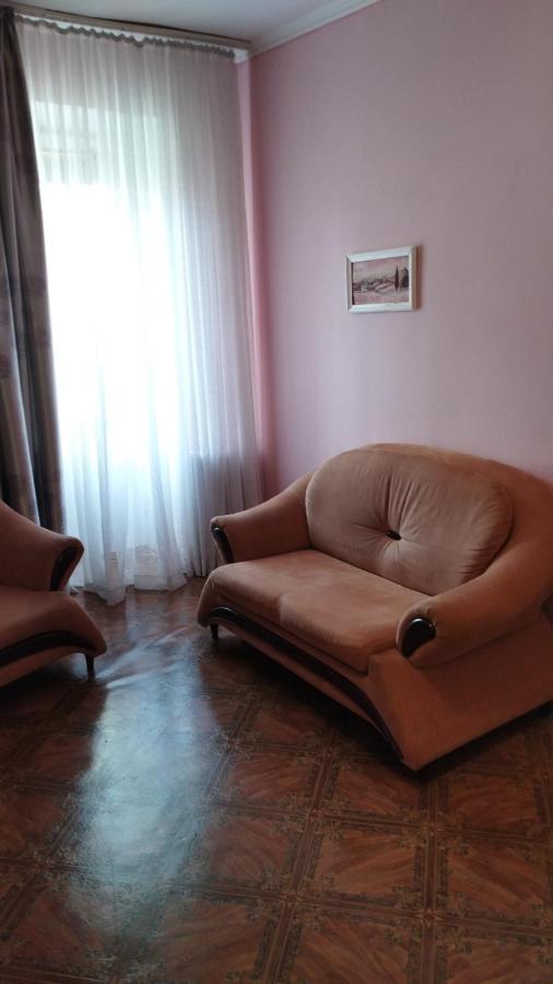 2К. Центр Возле Гуливера.Бассейная 10 Appartement Kiev Buitenkant foto